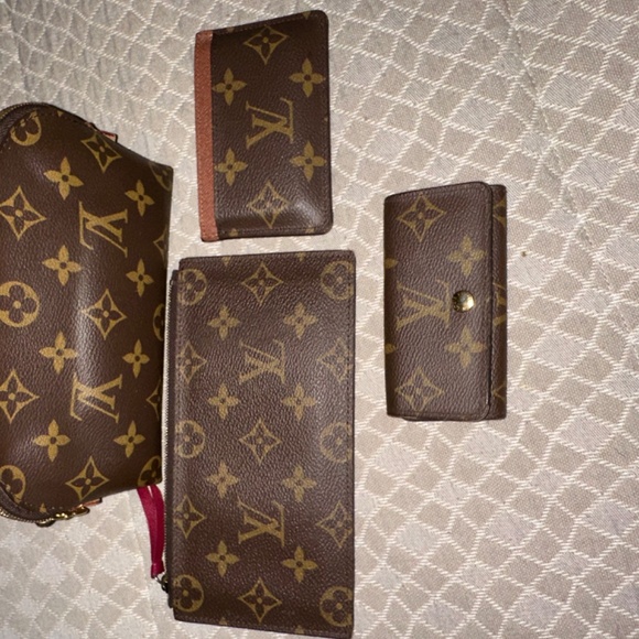 100% Authentic Louis Vuitton Accessories - Picture 12 of 16